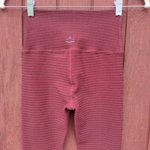 BEYOND YOGA | Maroon High Waist Horizontal Striped Yoga Leggings Chevron Ankle S - Picture 4 of 11